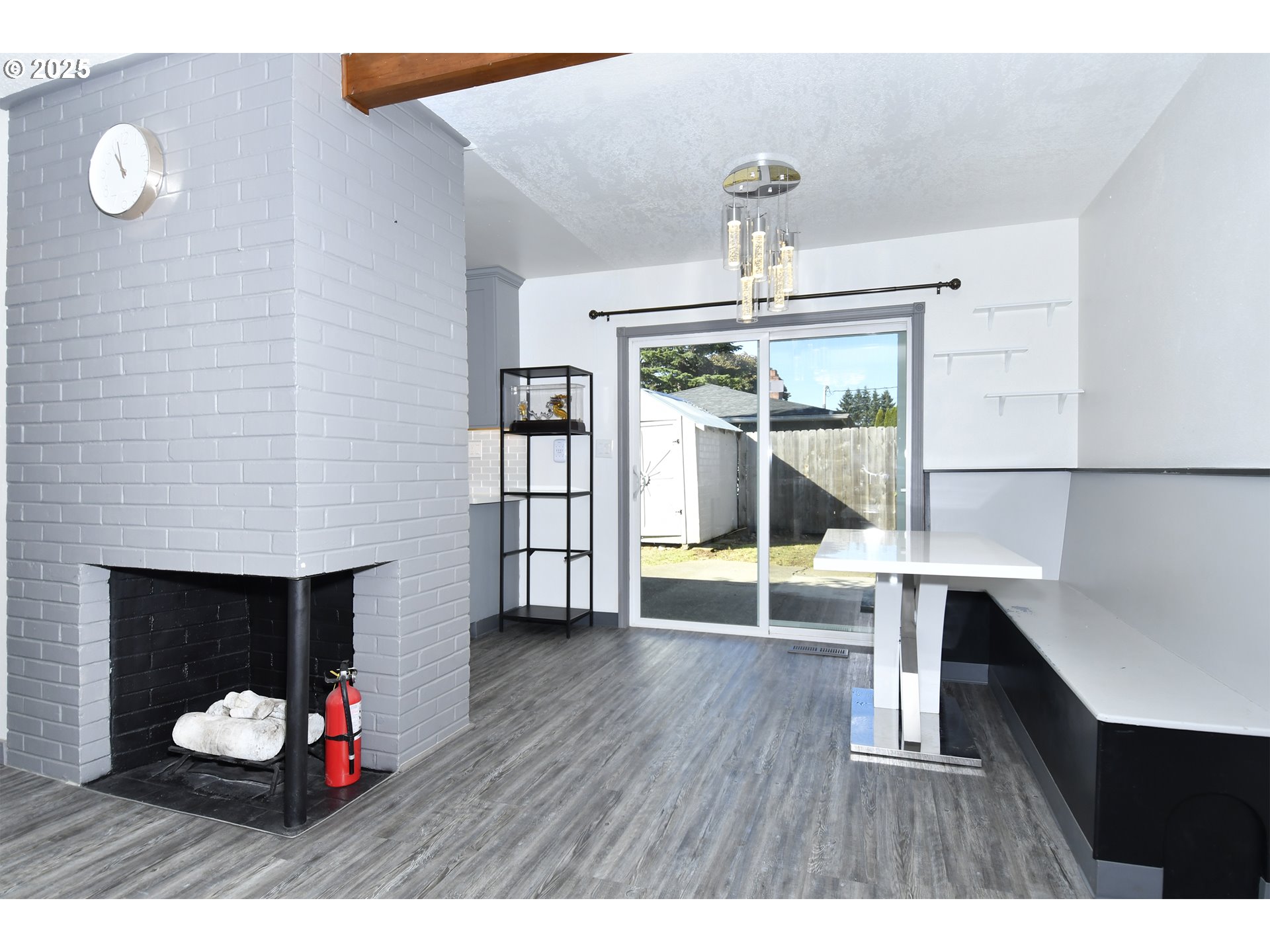 property viewer photo 9