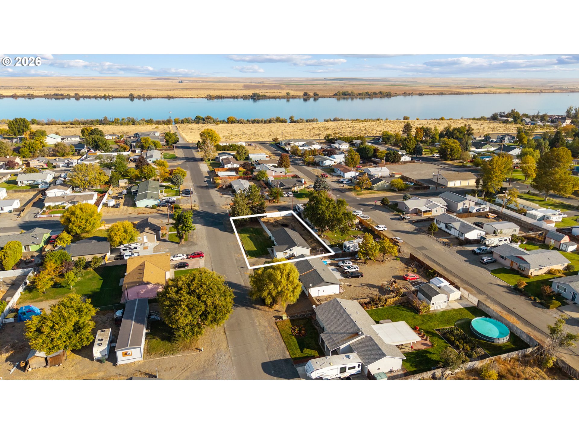 main property photo 23
