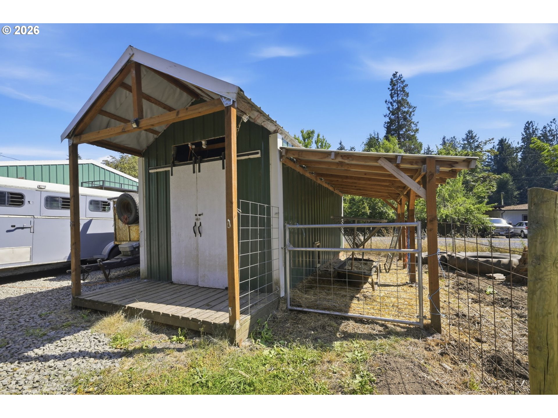 main property photo 40