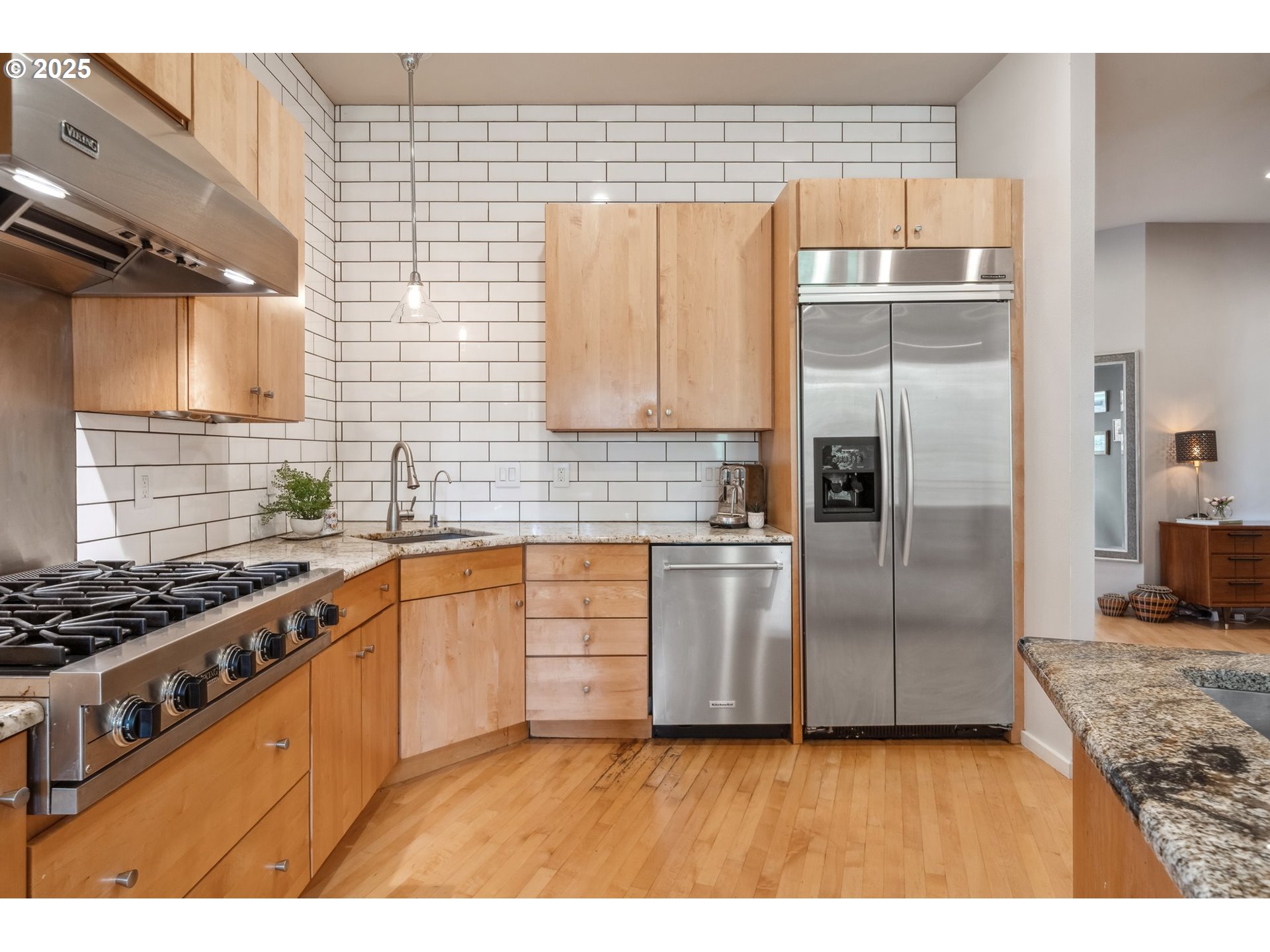 property viewer photo 7