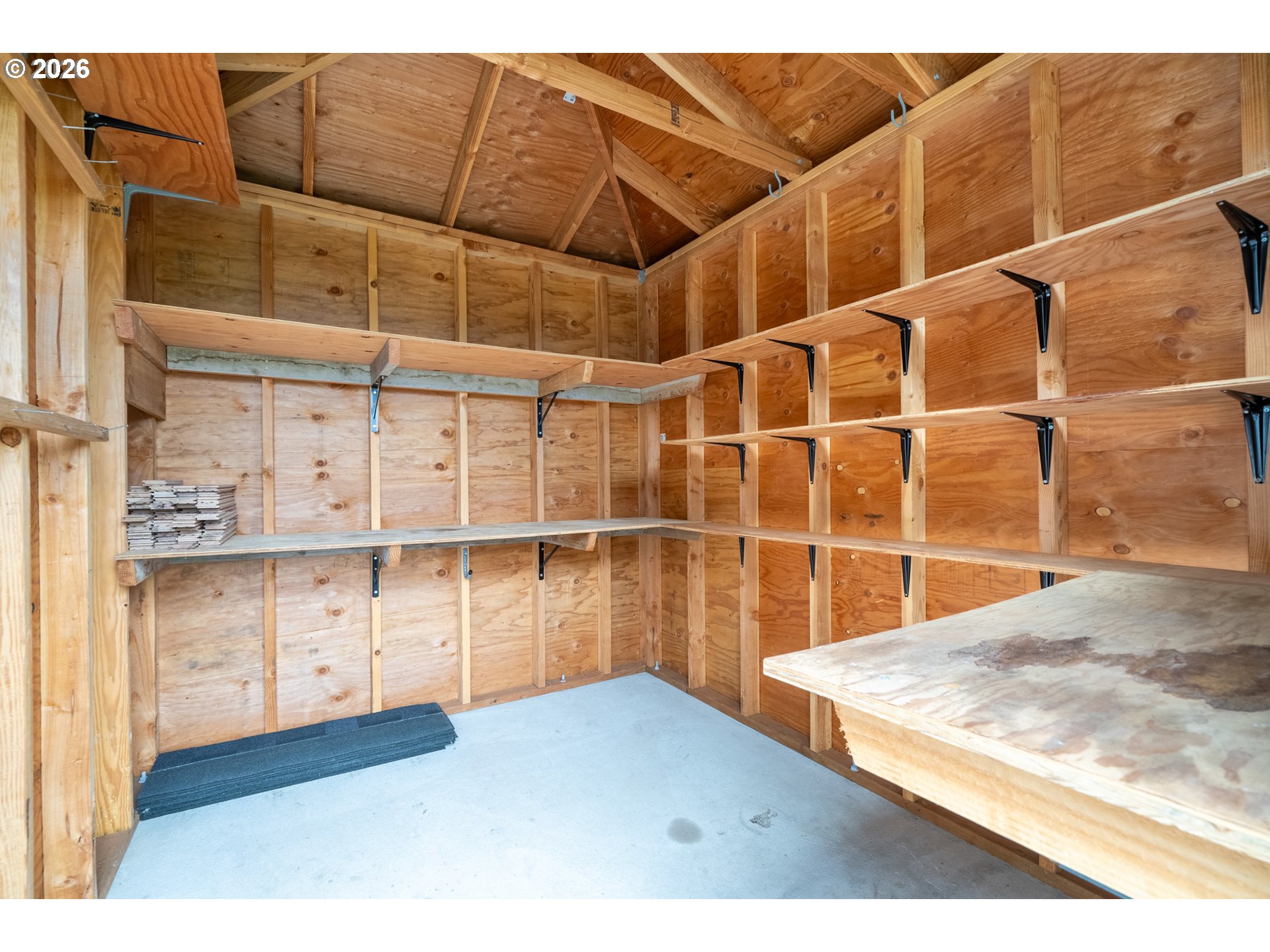 main property photo 40