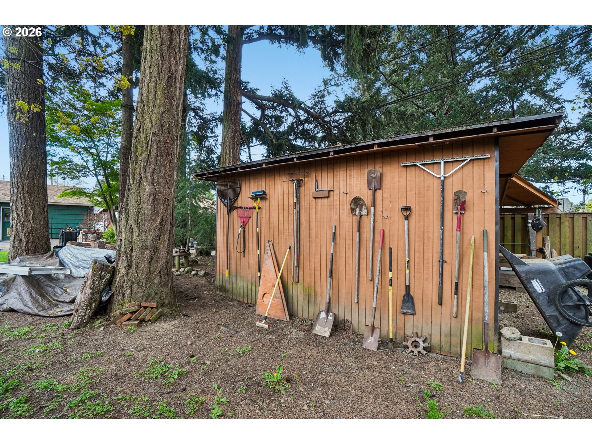 main property photo 32