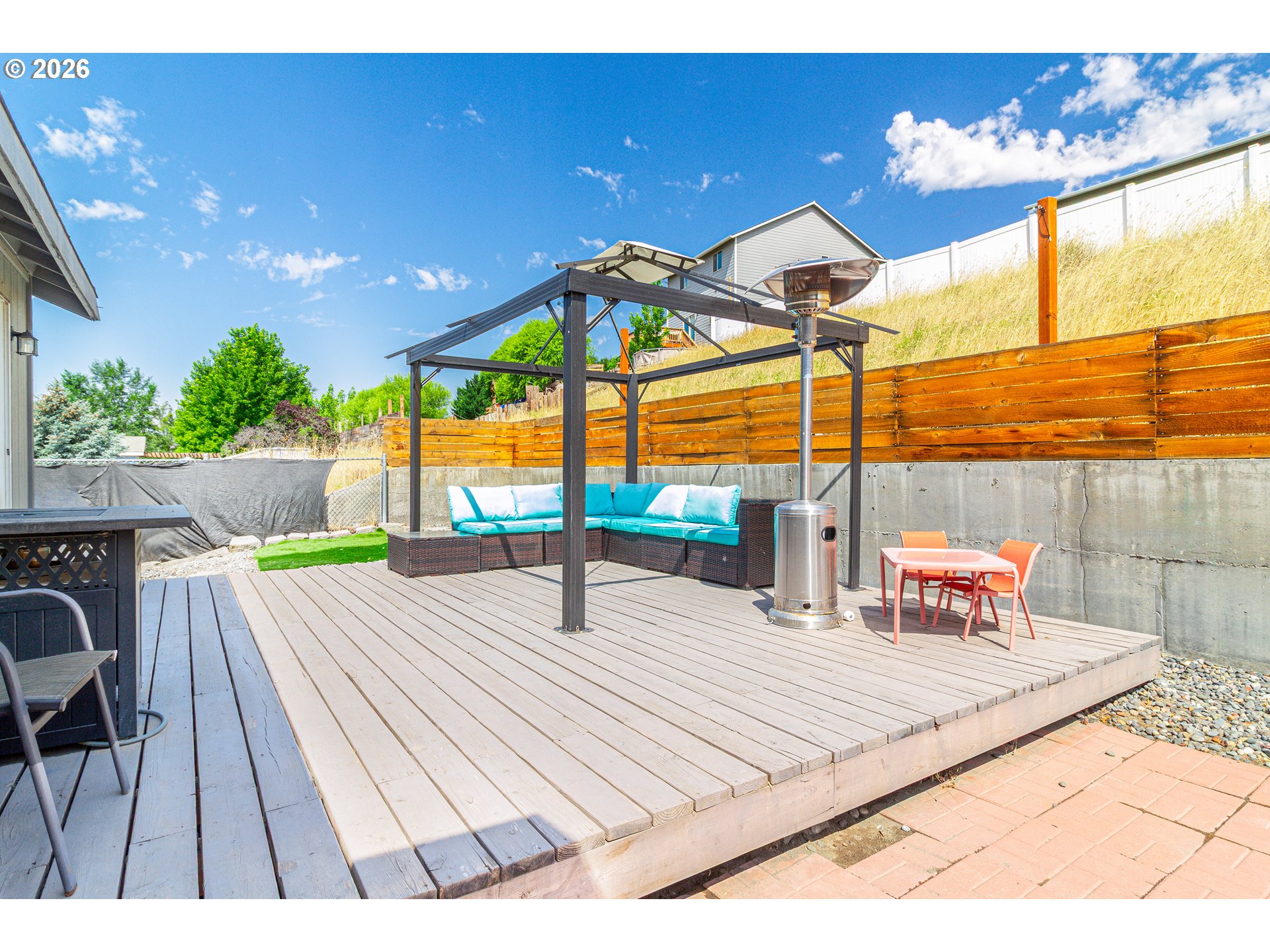 main property photo 21
