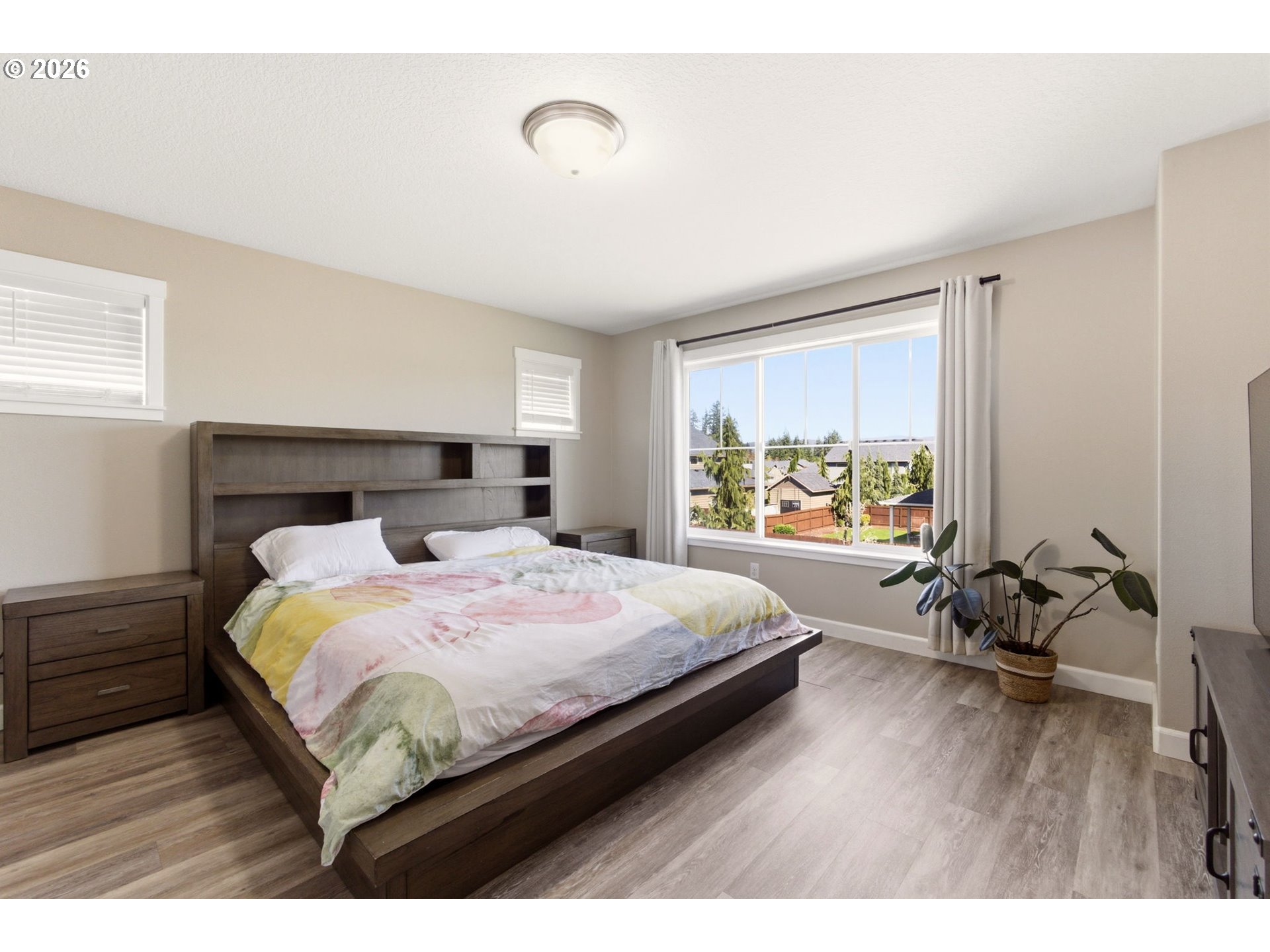 property viewer photo 18
