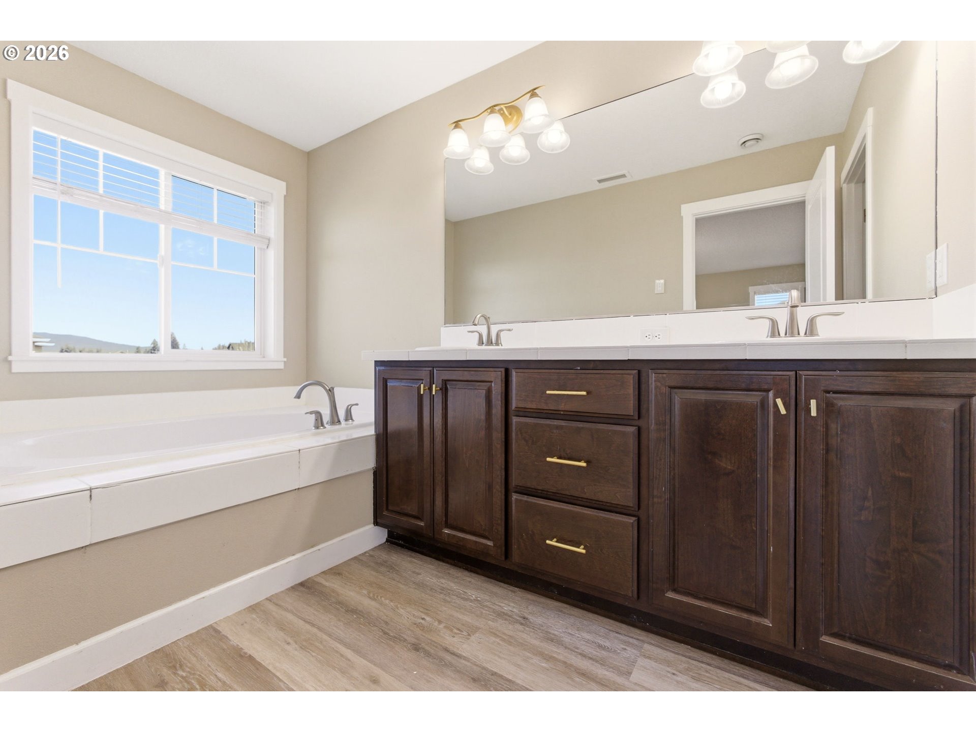 property viewer photo 20