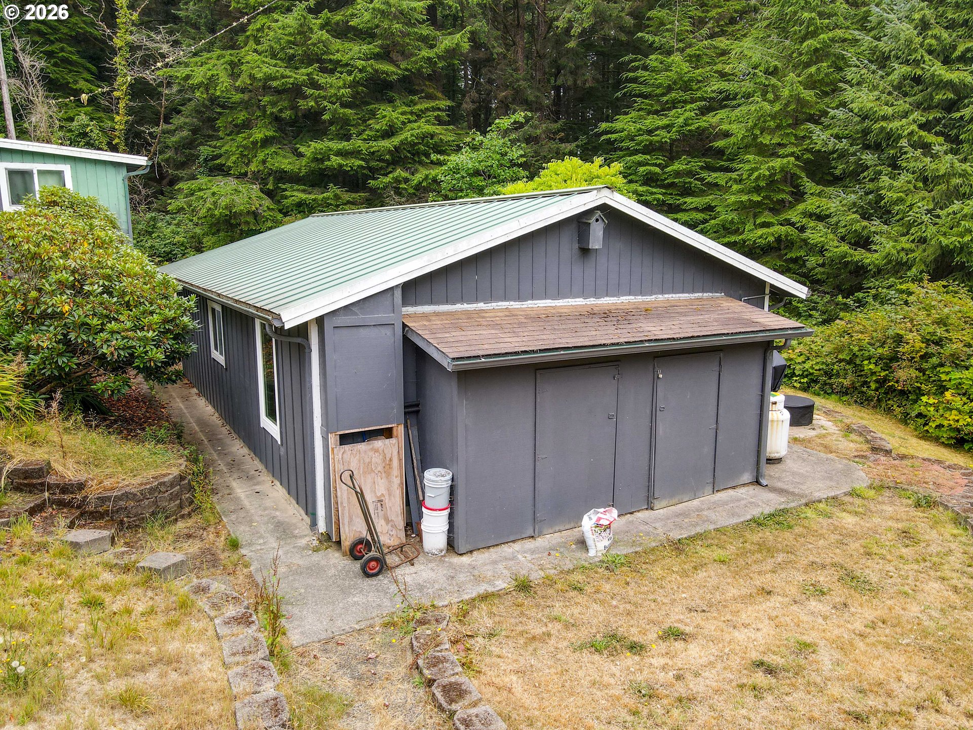main property photo 16