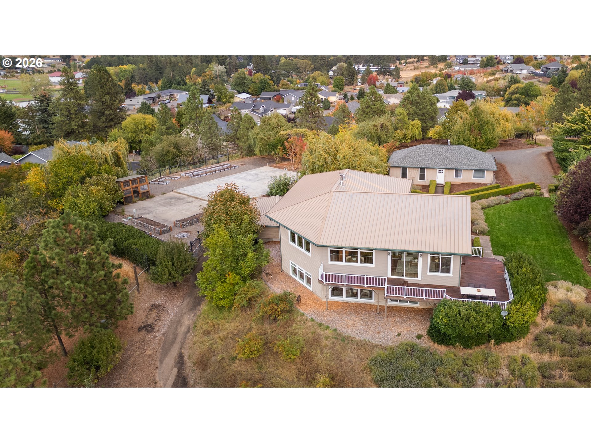 main property photo 44