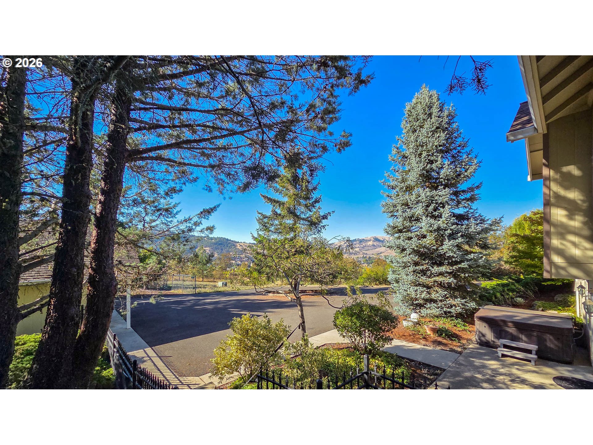 main property photo 40
