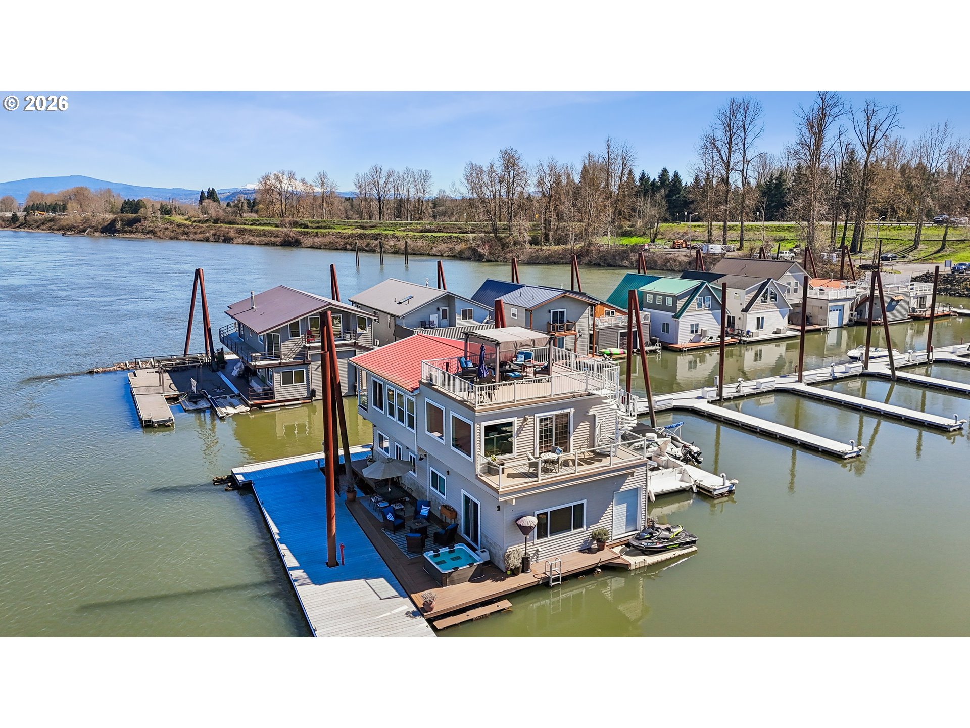 main property photo 40