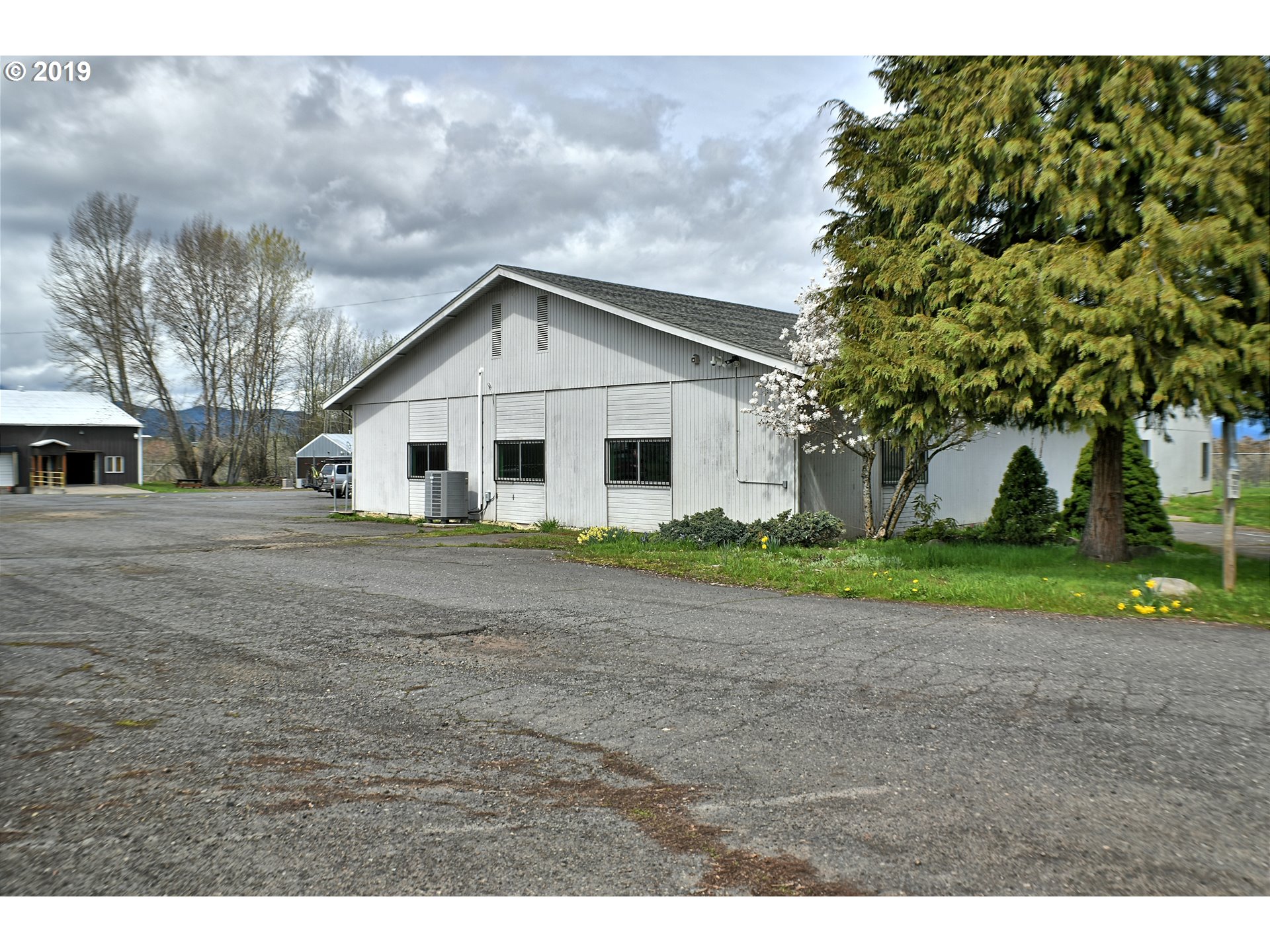 main property photo 29