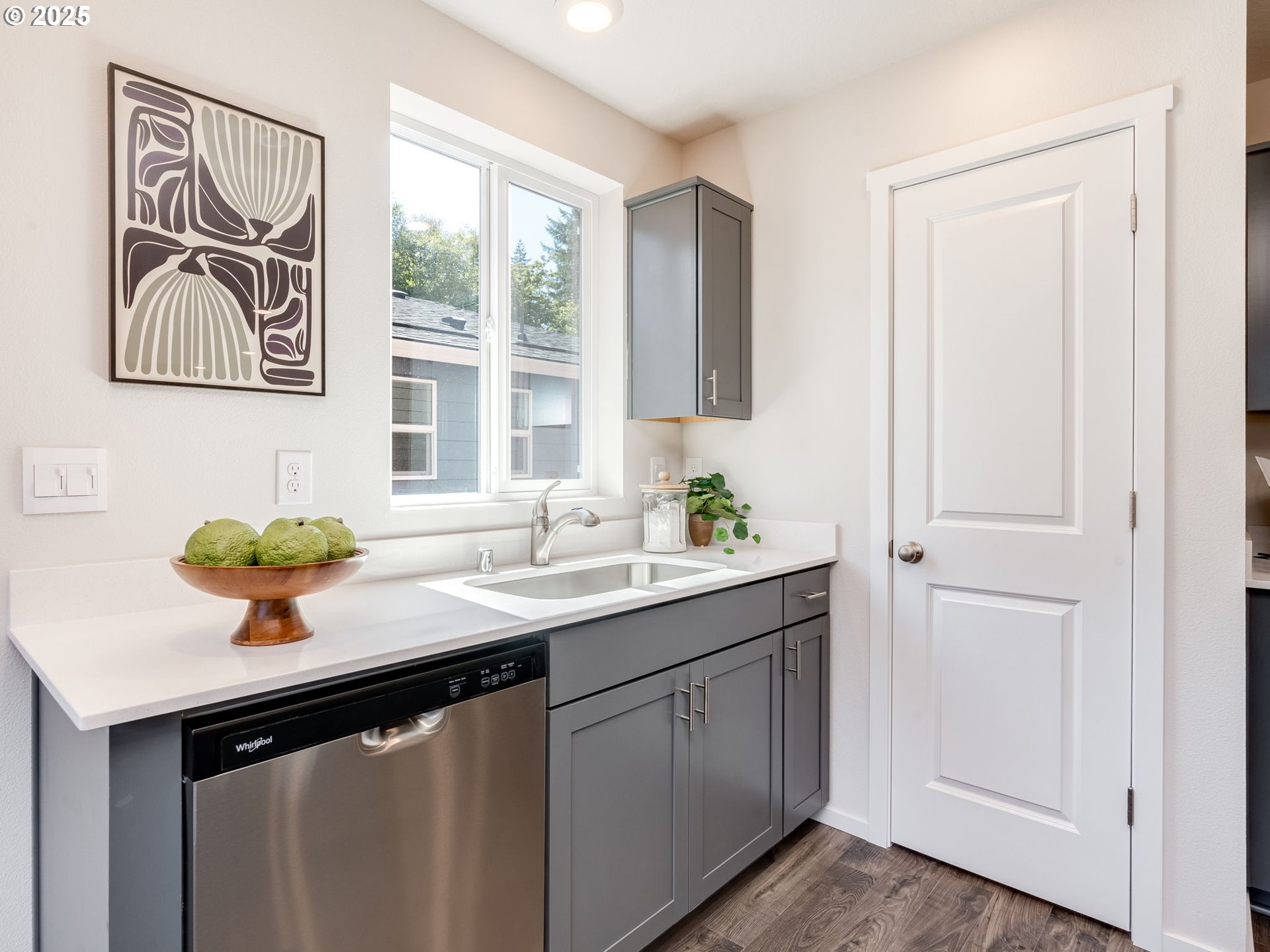 property viewer photo 12