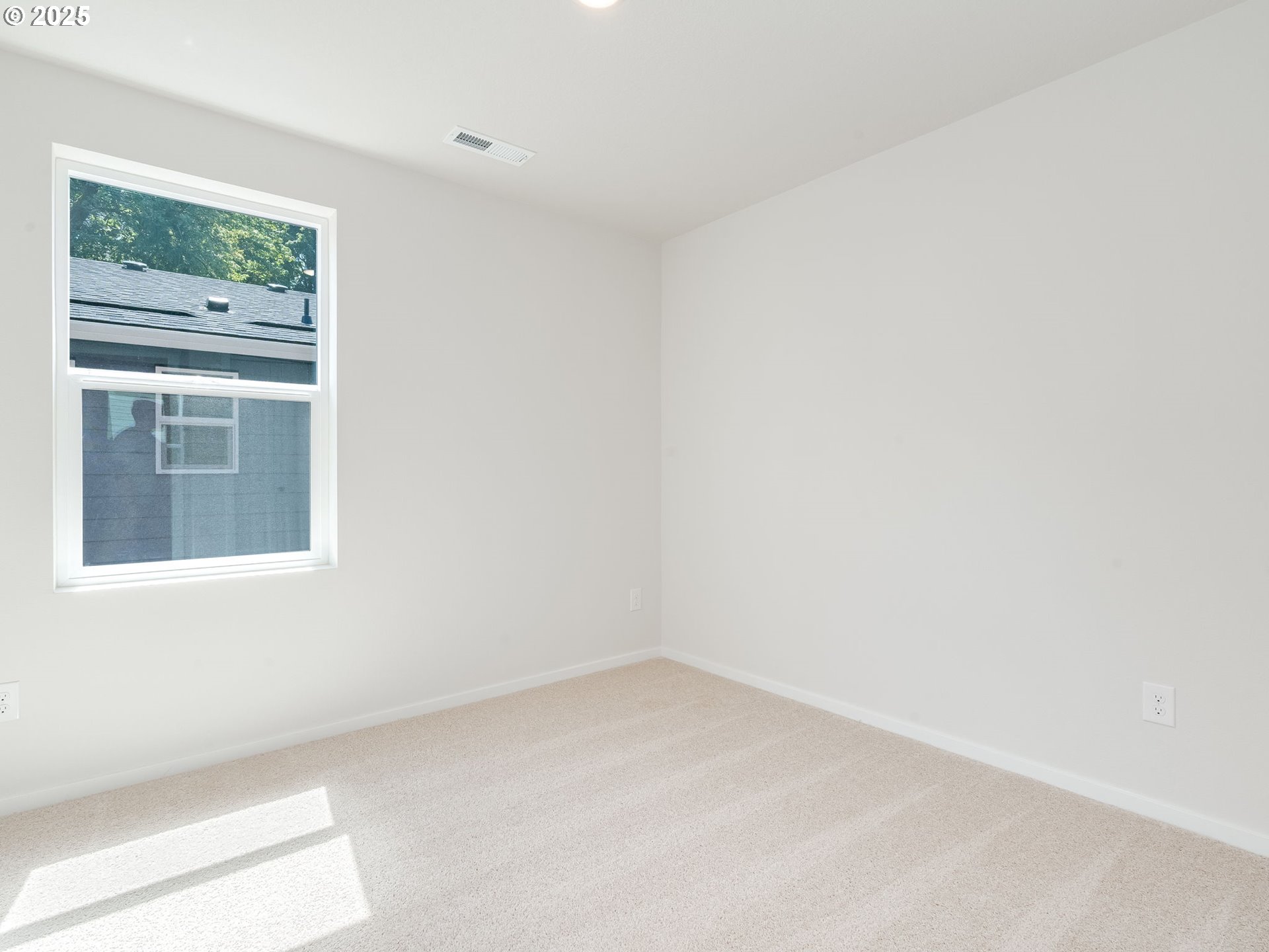 property viewer photo 17