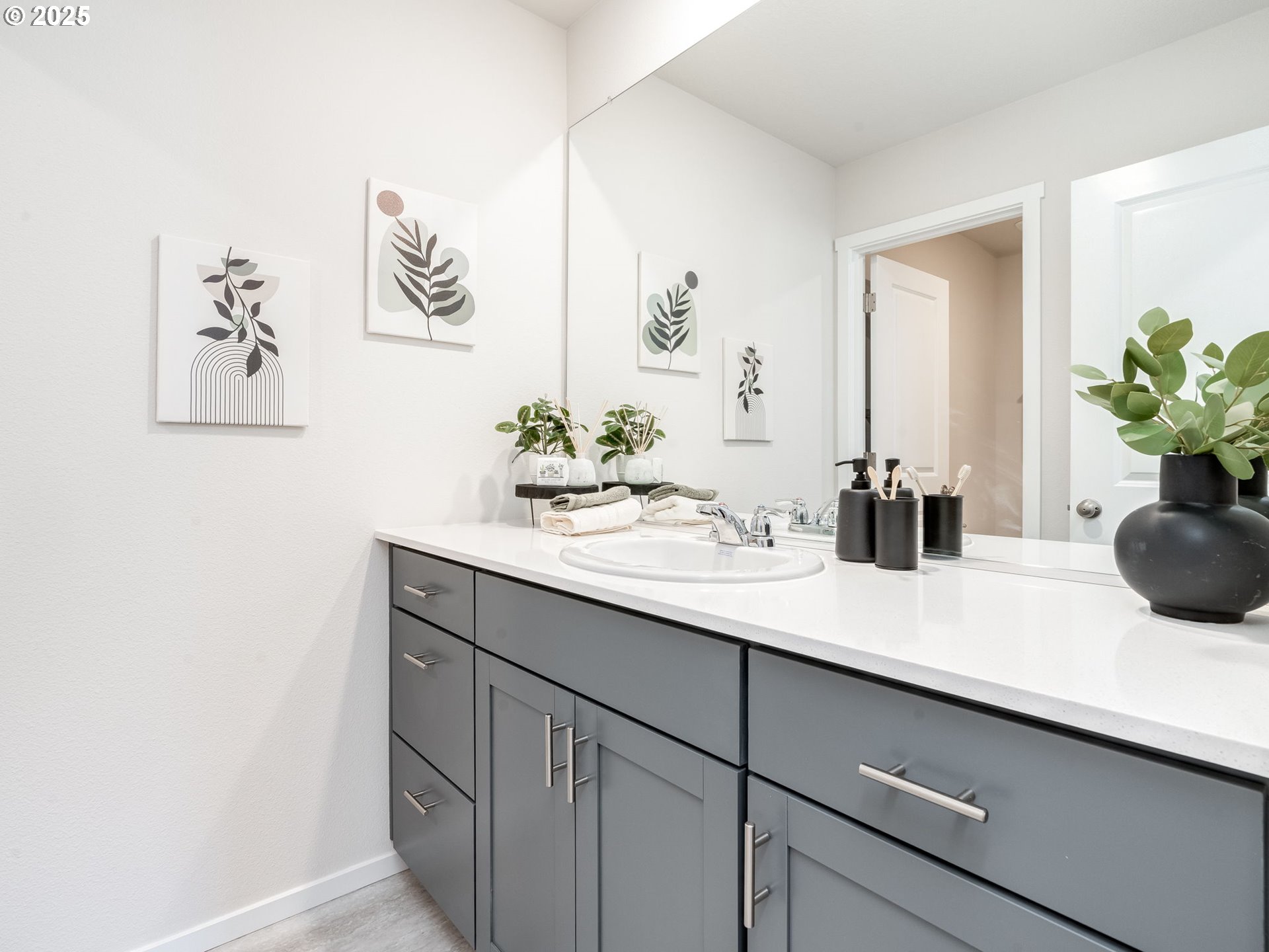 property viewer photo 25