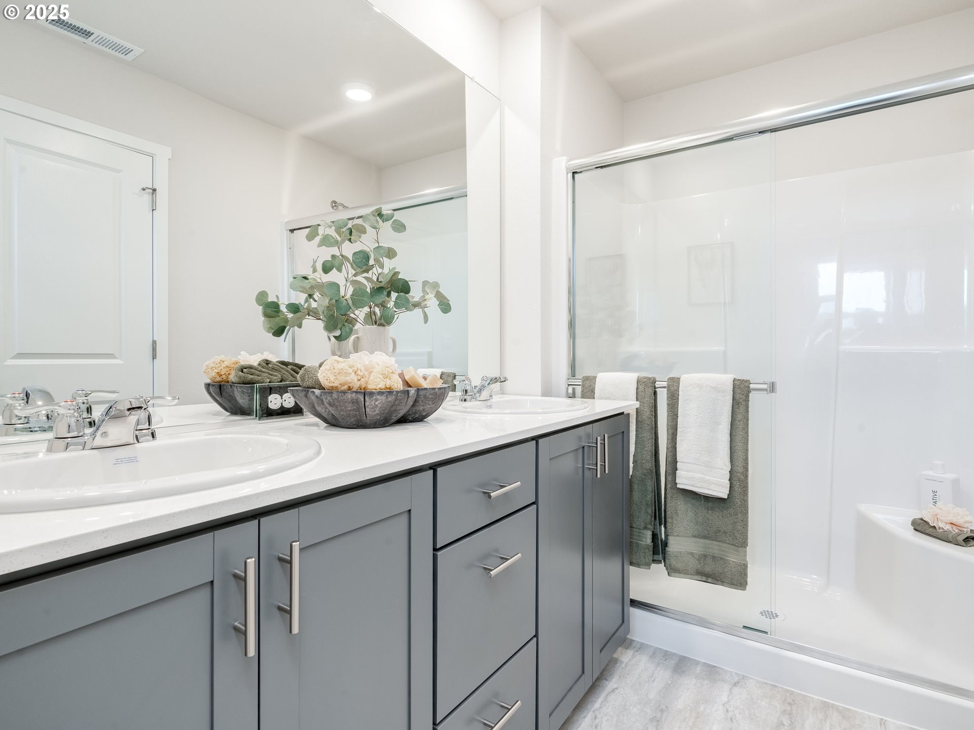 property viewer photo 35