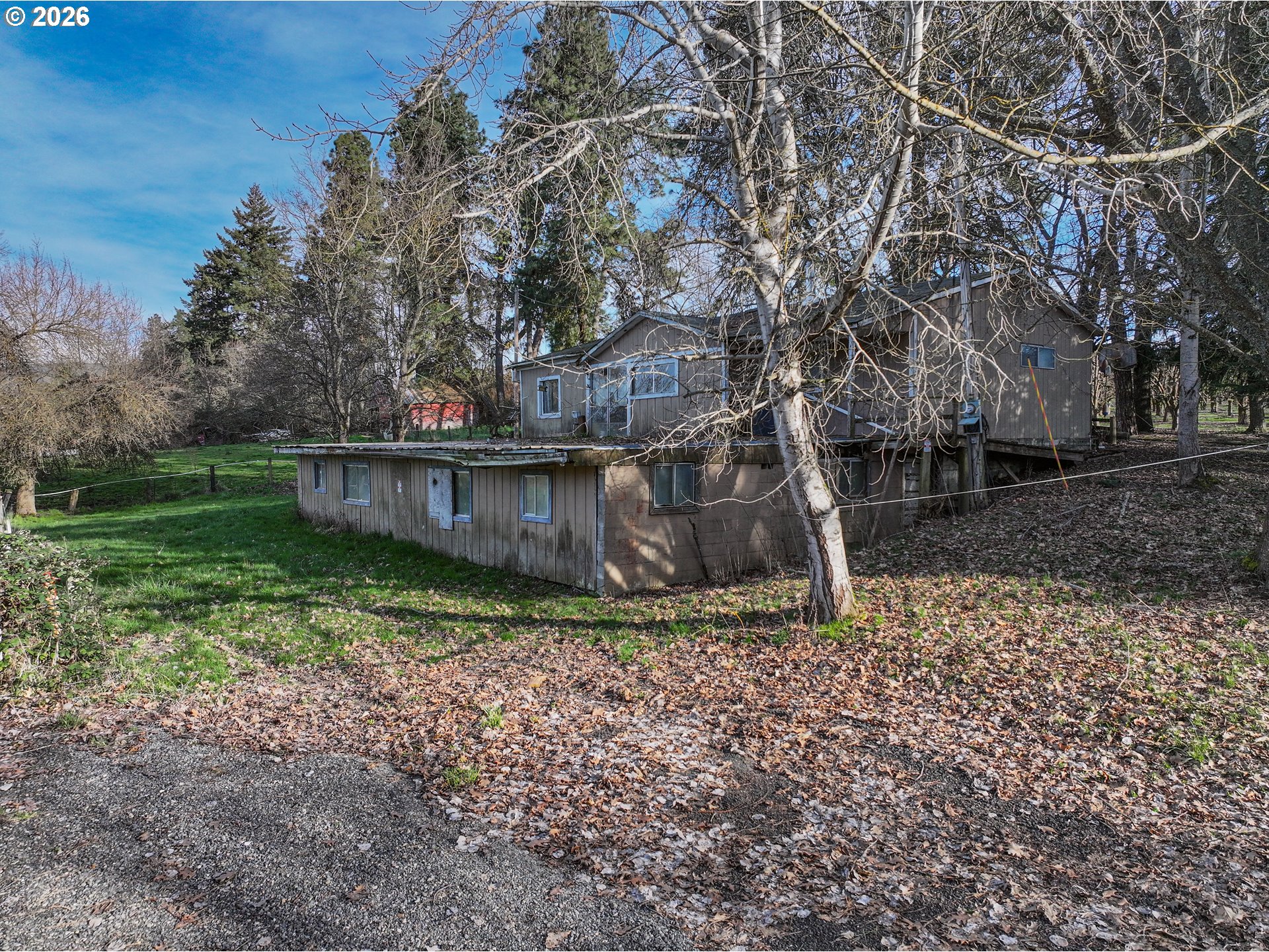 main property photo 28