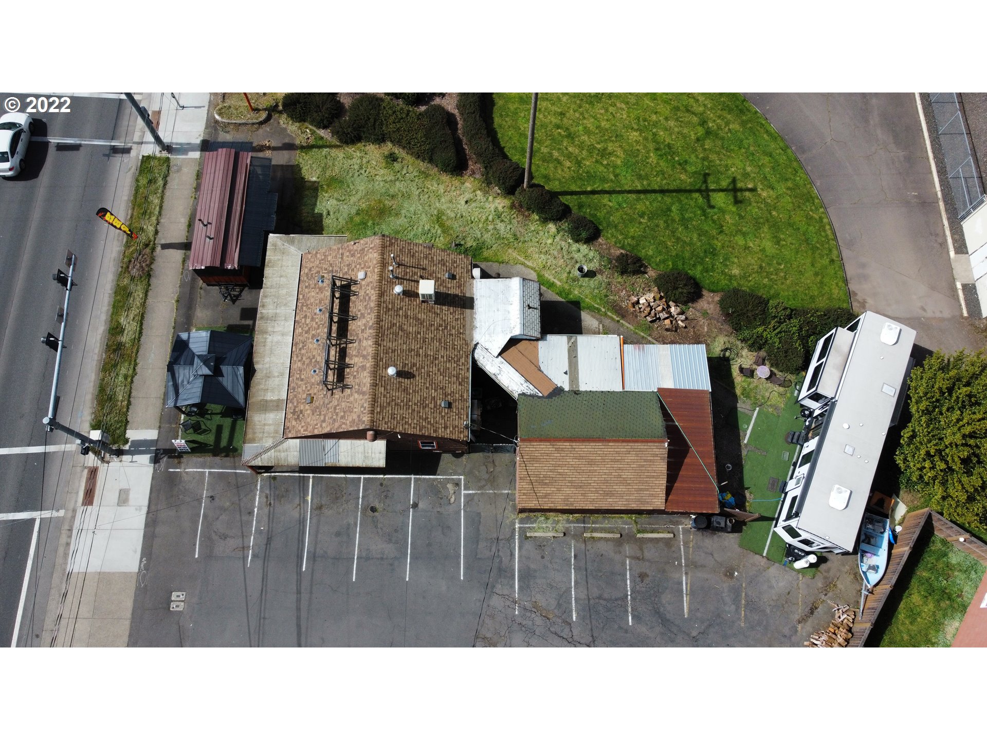 main property photo 40
