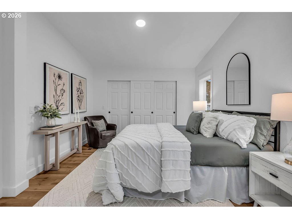 property viewer photo 18