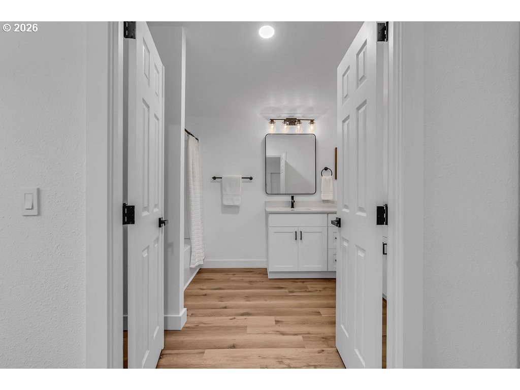 property viewer photo 20