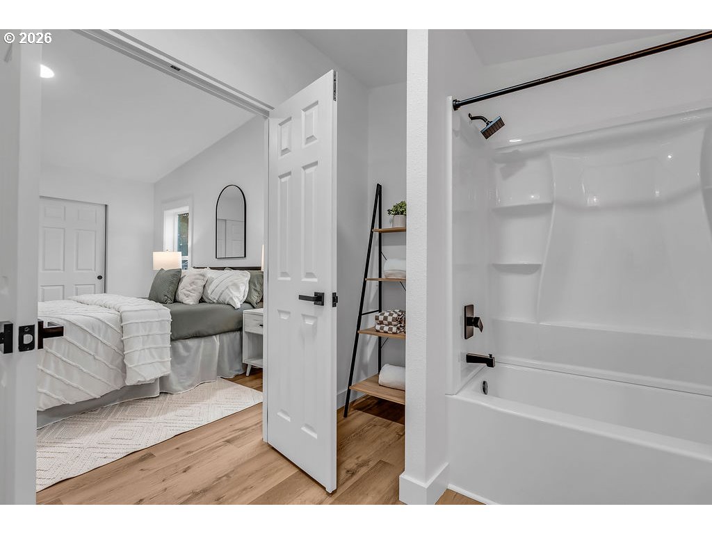 property viewer photo 22