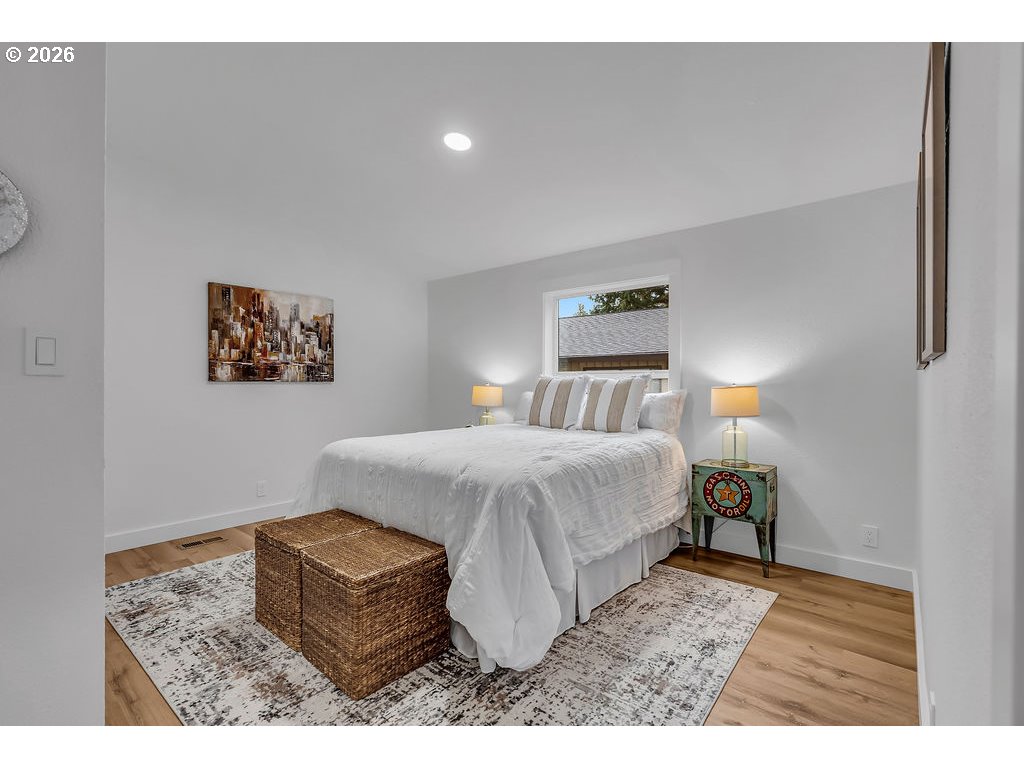 property viewer photo 23