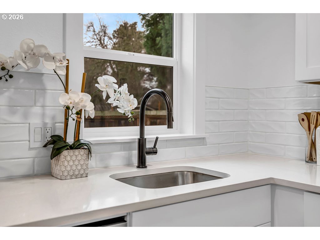 property viewer photo 27