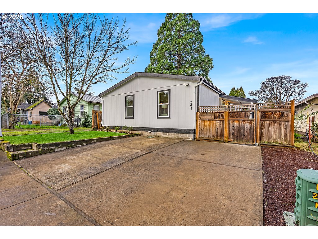property viewer photo 4