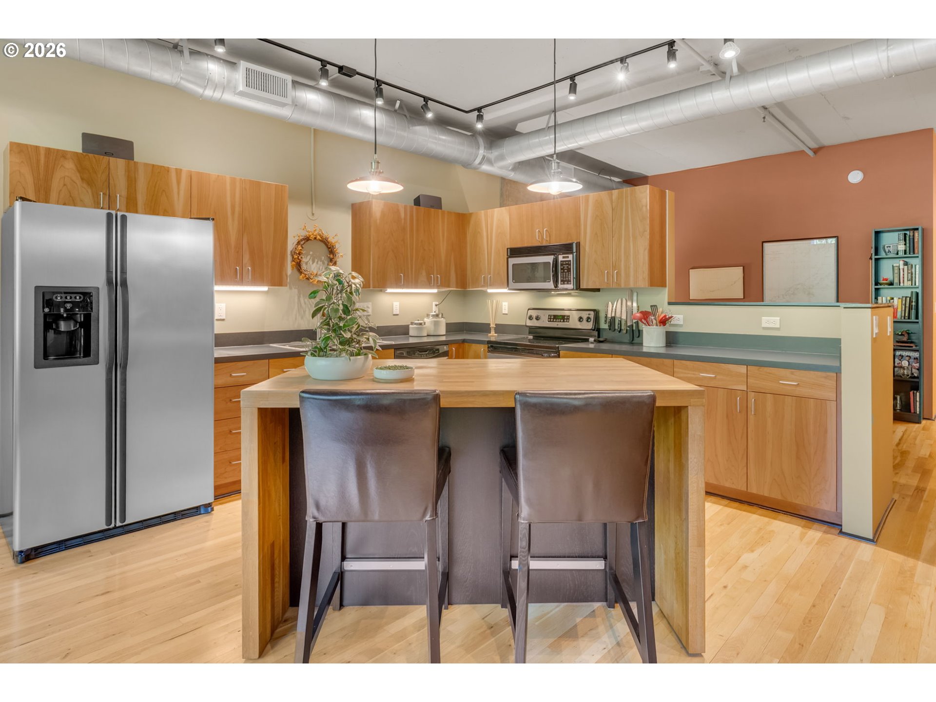 main property photo 20