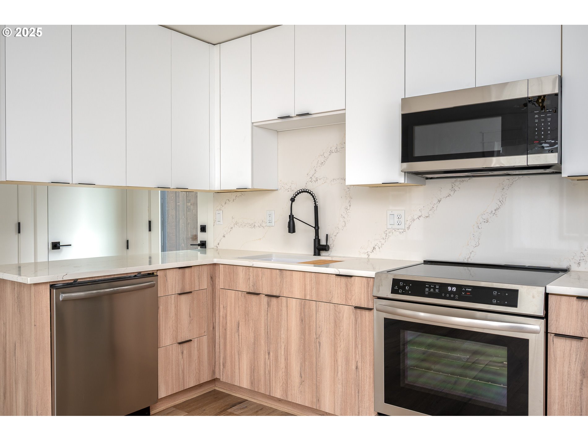 property viewer photo 10