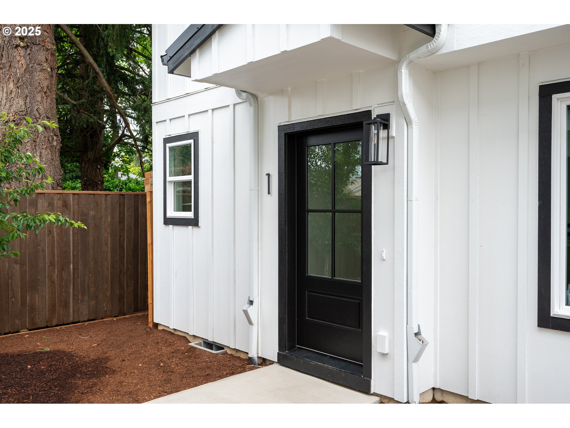 property viewer photo 2