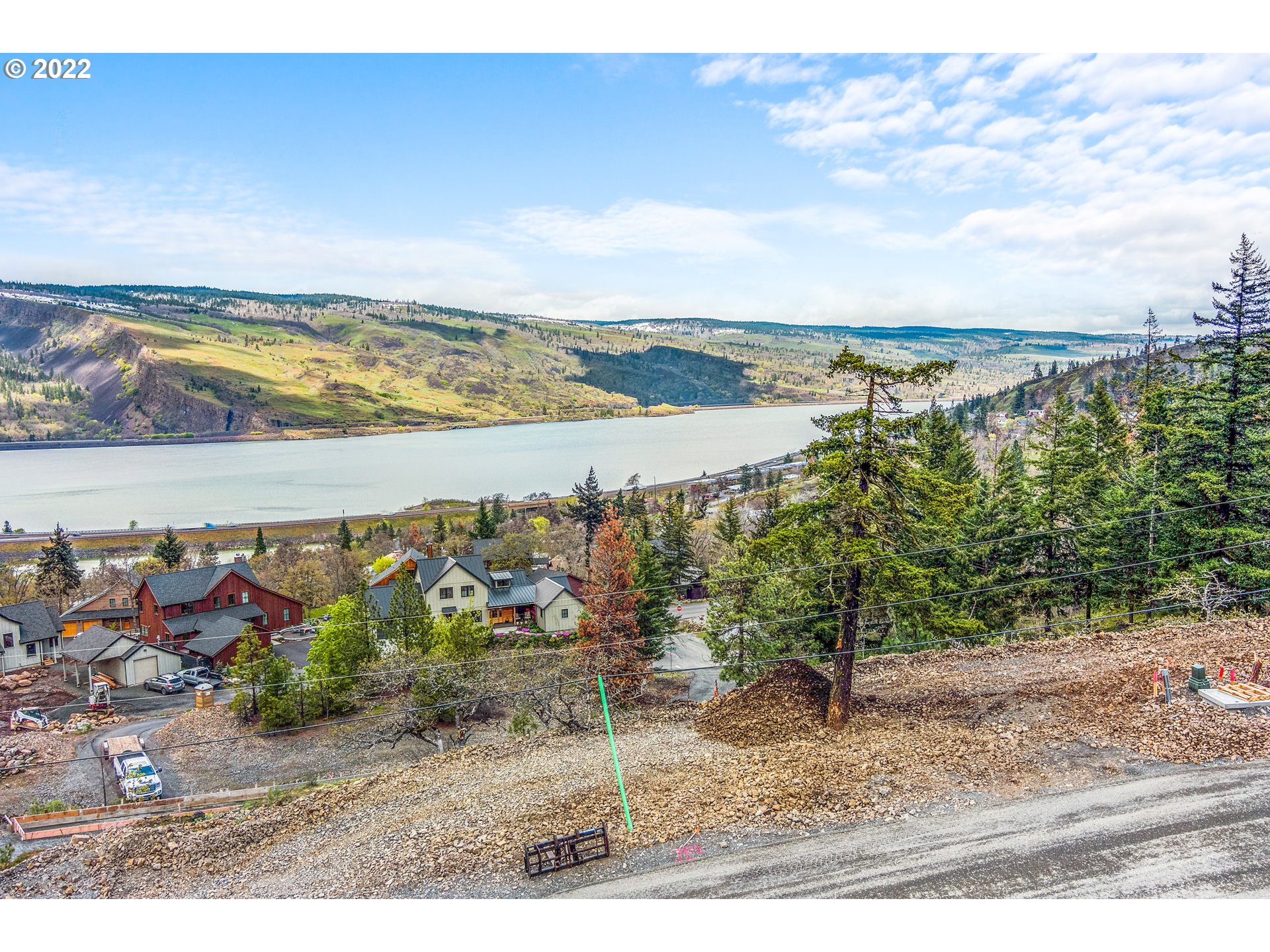 main property photo 12
