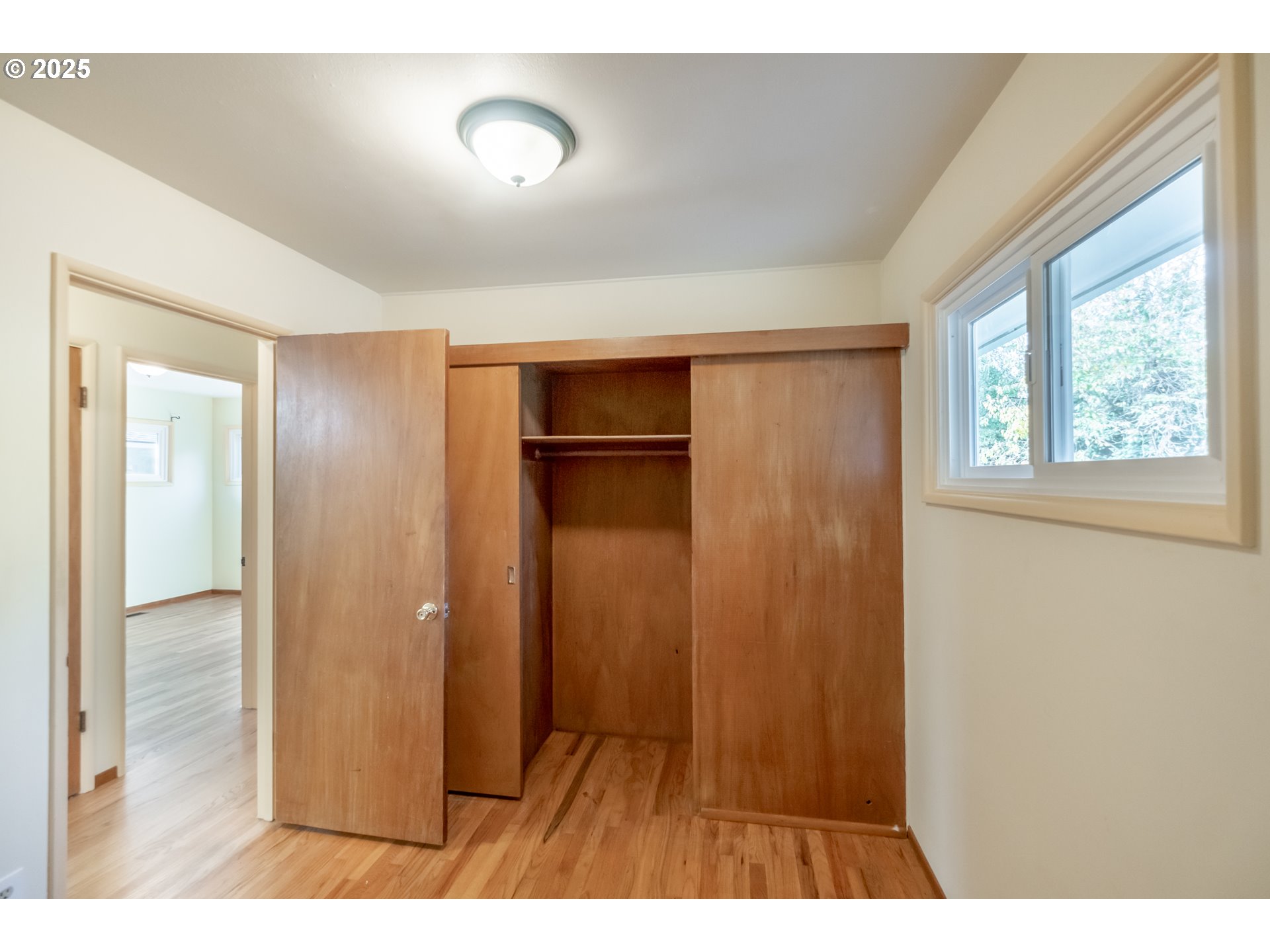property viewer photo 13