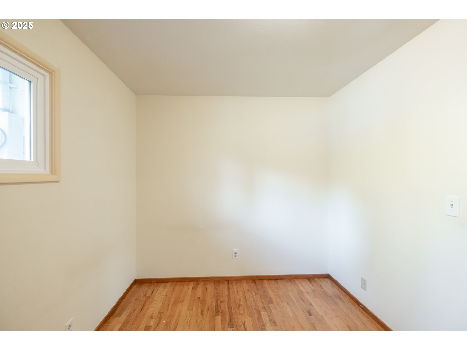 property viewer photo 14