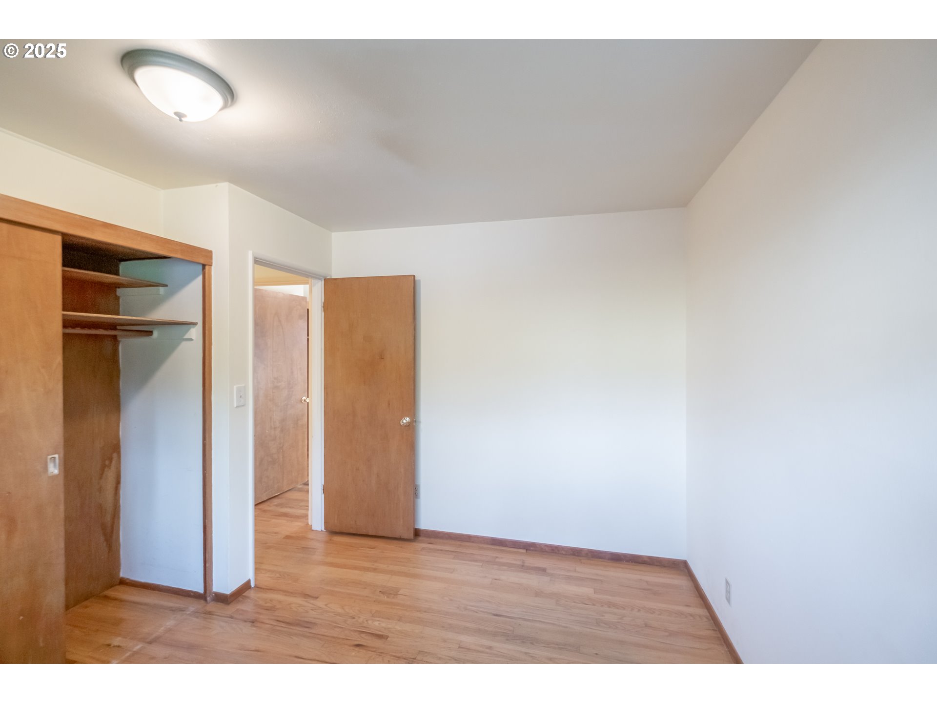 property viewer photo 18