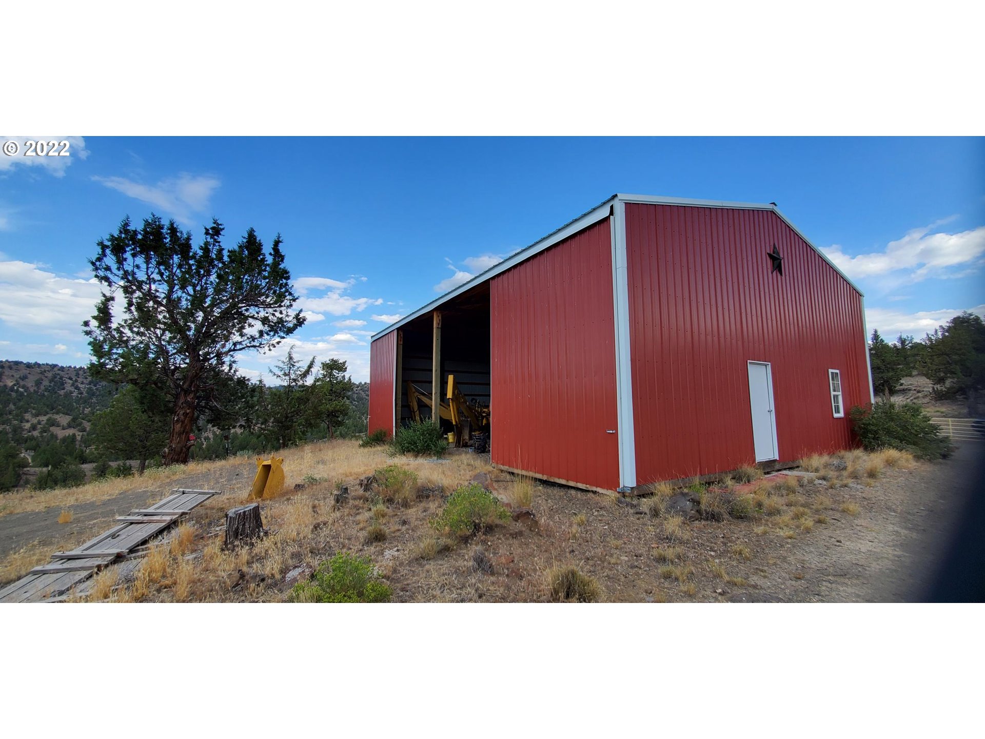 main property photo 5