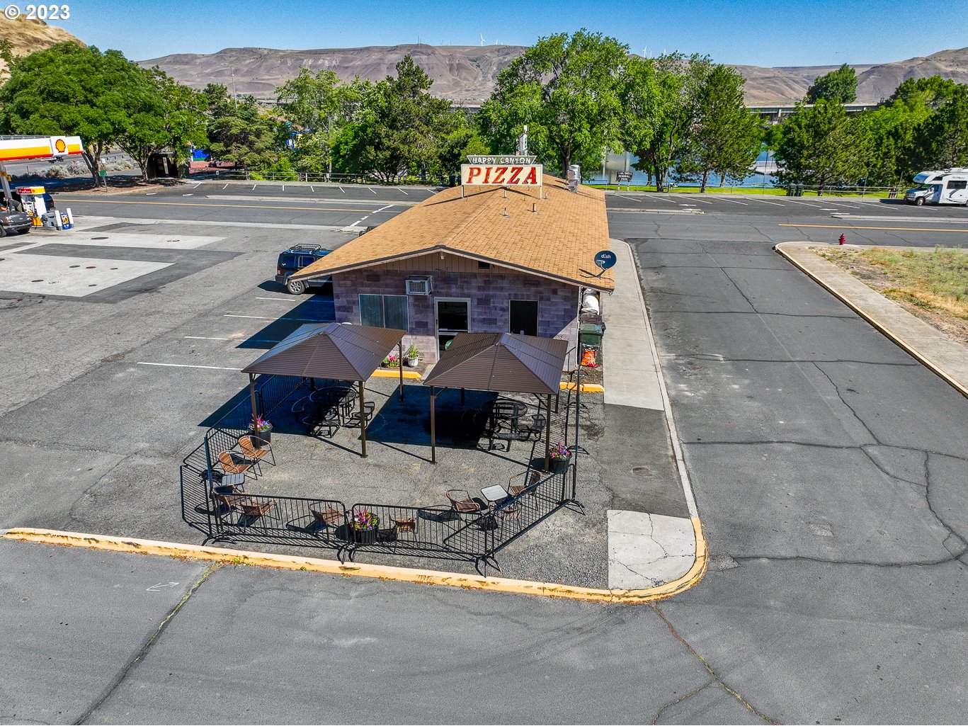 main property photo 10