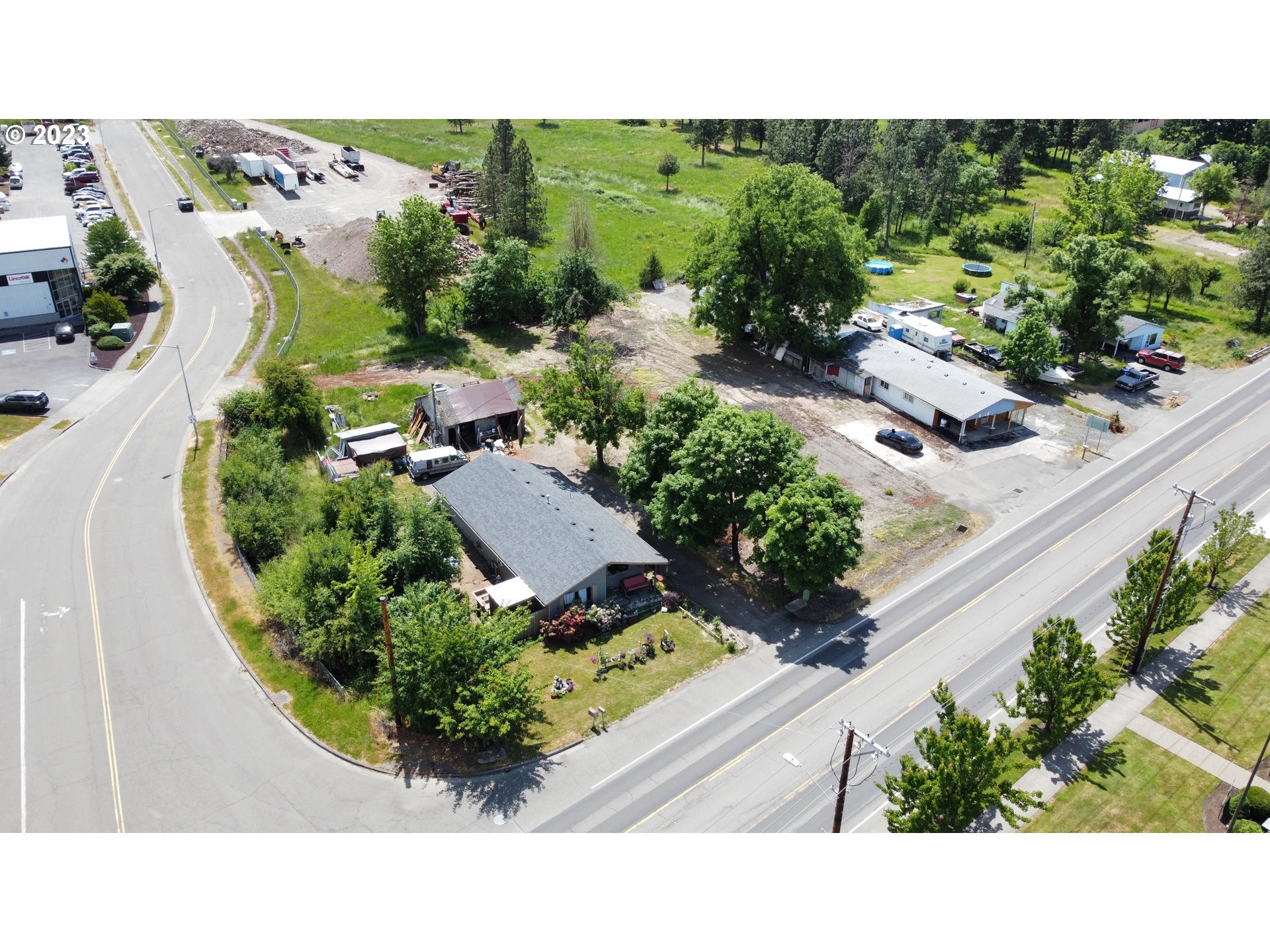main property photo 2