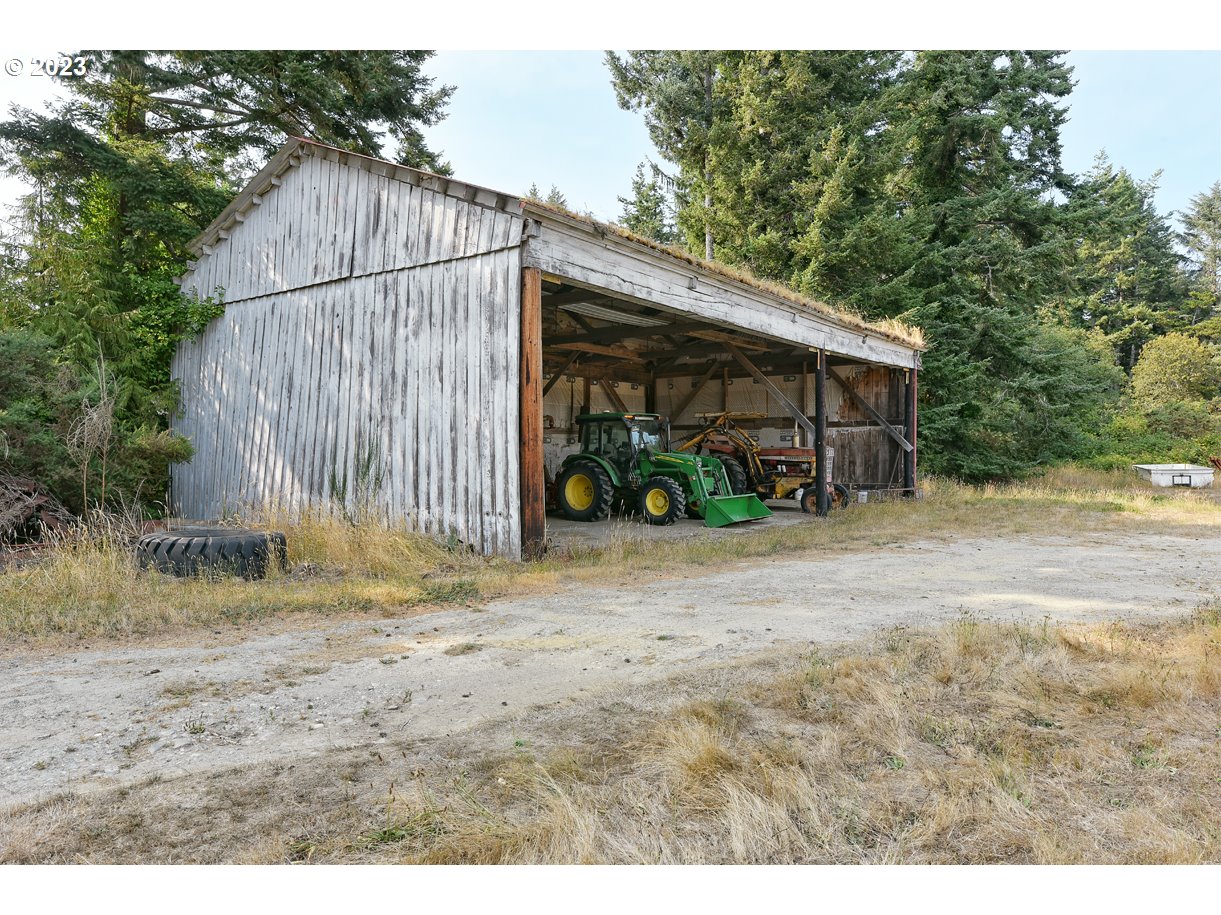 main property photo 12