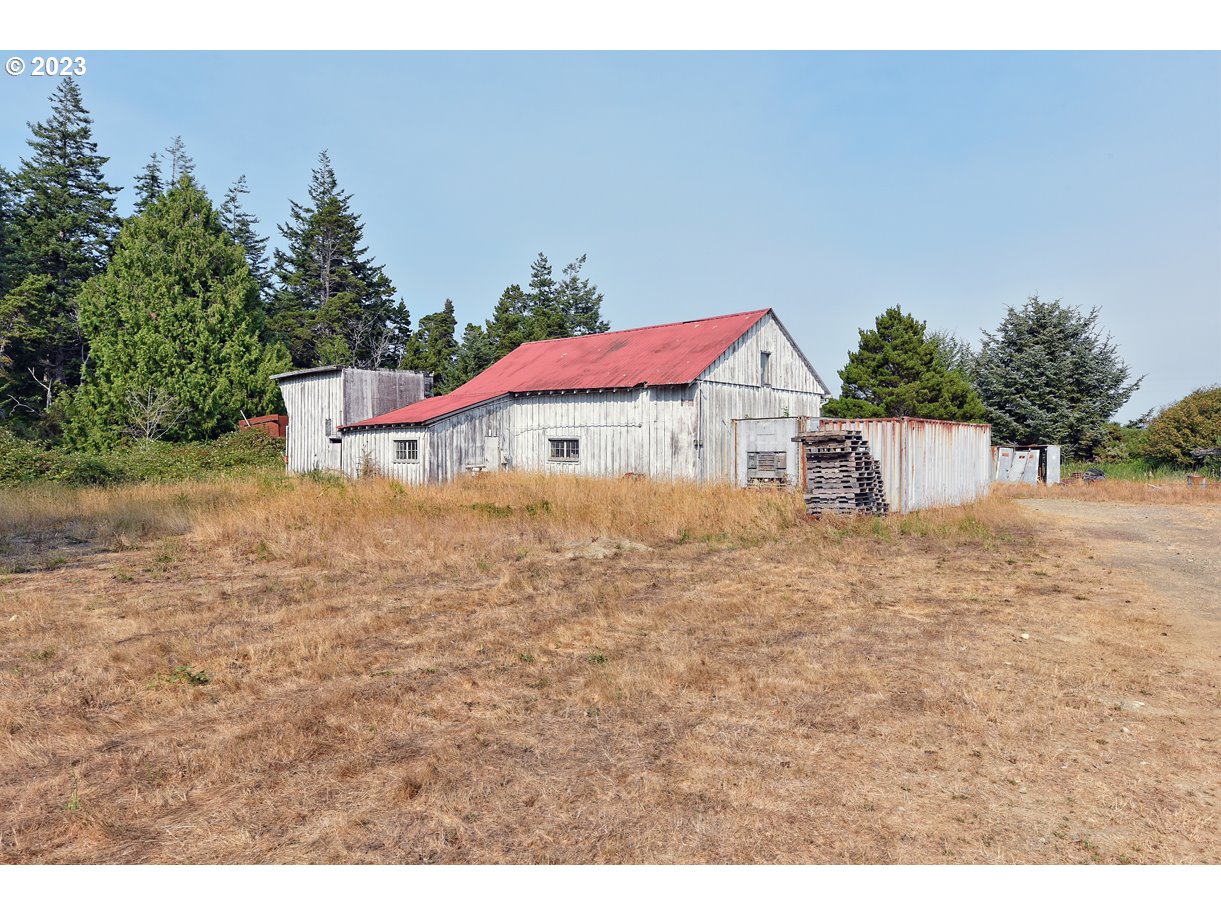 main property photo 13