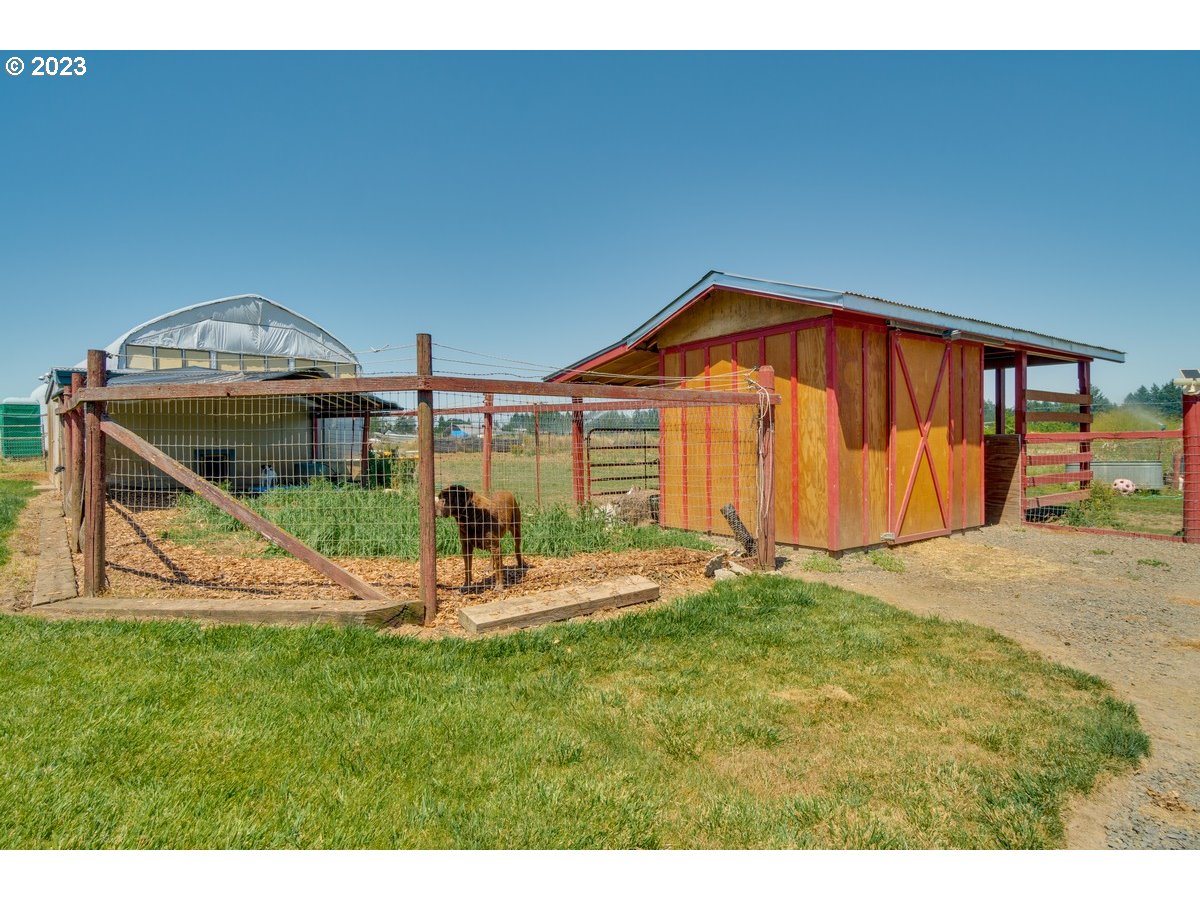 main property photo 20