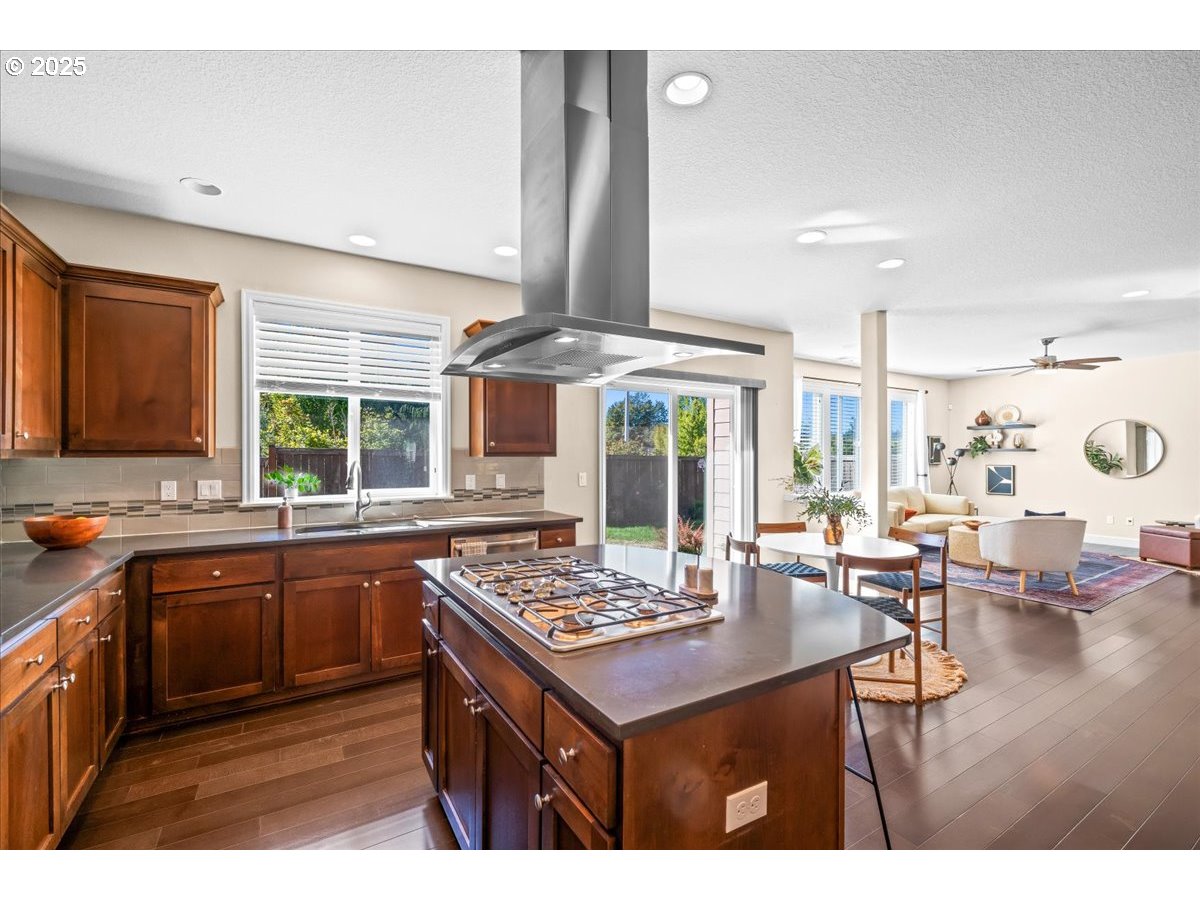 property viewer photo 16