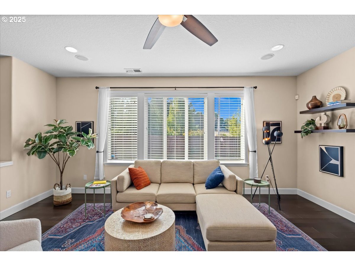 property viewer photo 23