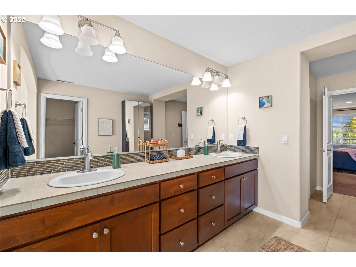 property viewer photo 35