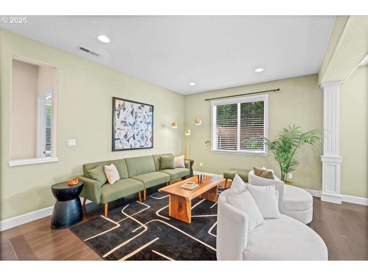 property viewer photo 5