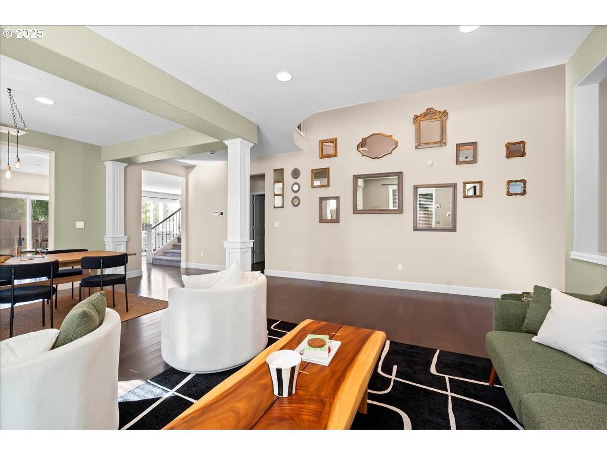 property viewer photo 7