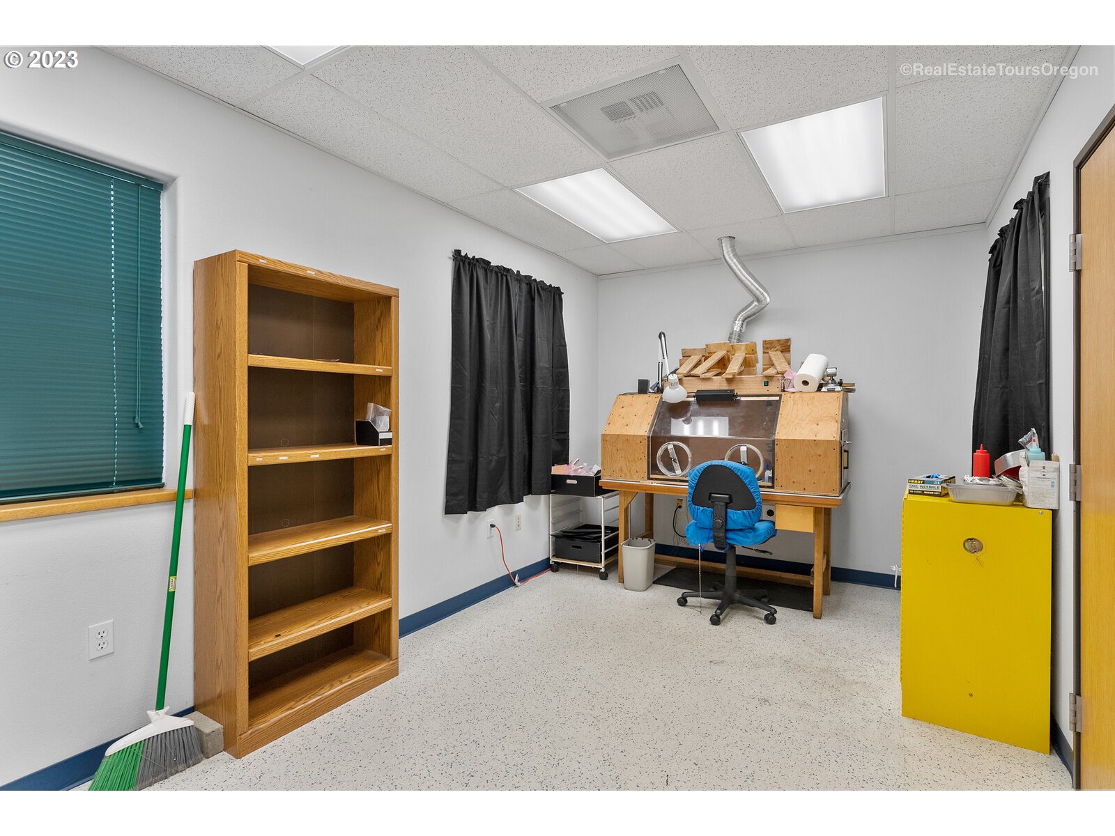main property photo 35