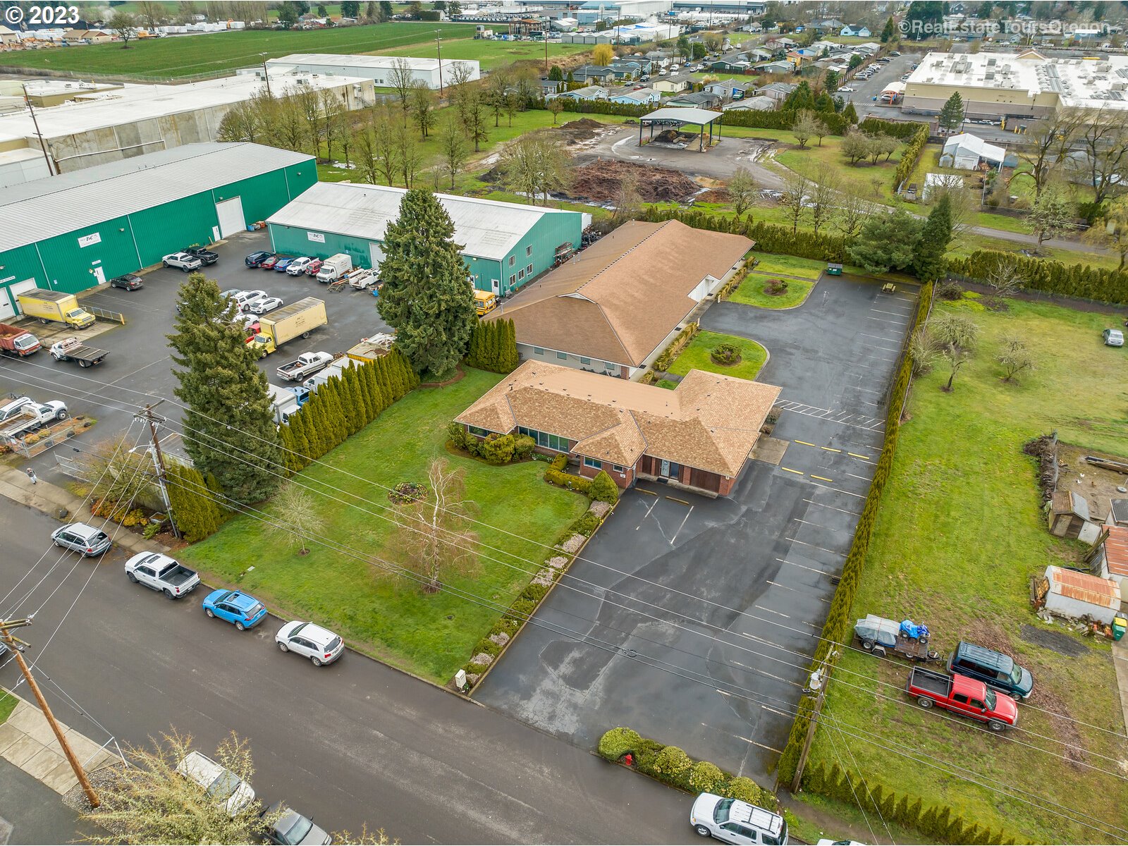 main property photo 41