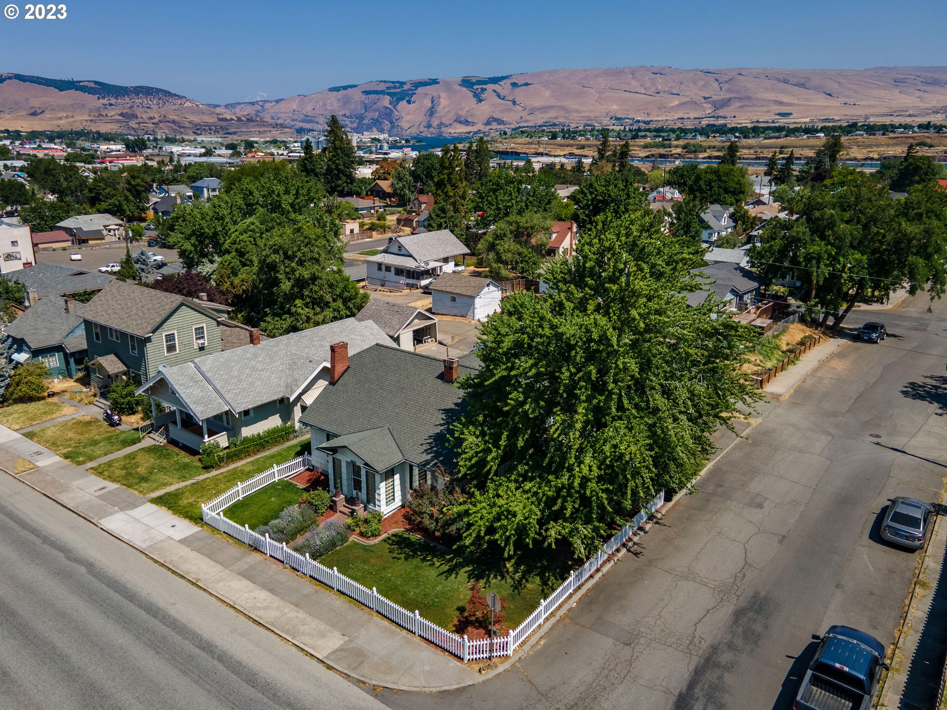main property photo 37