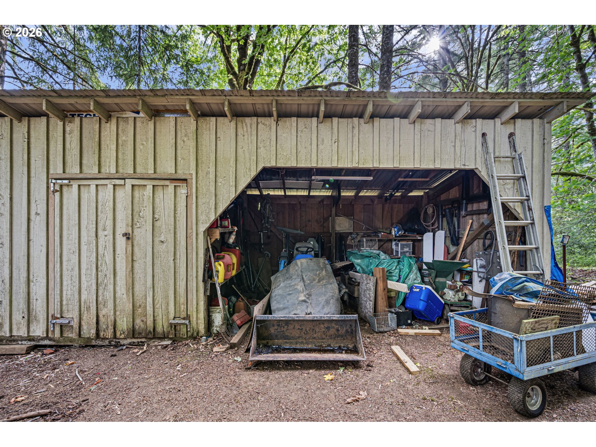 main property photo 37