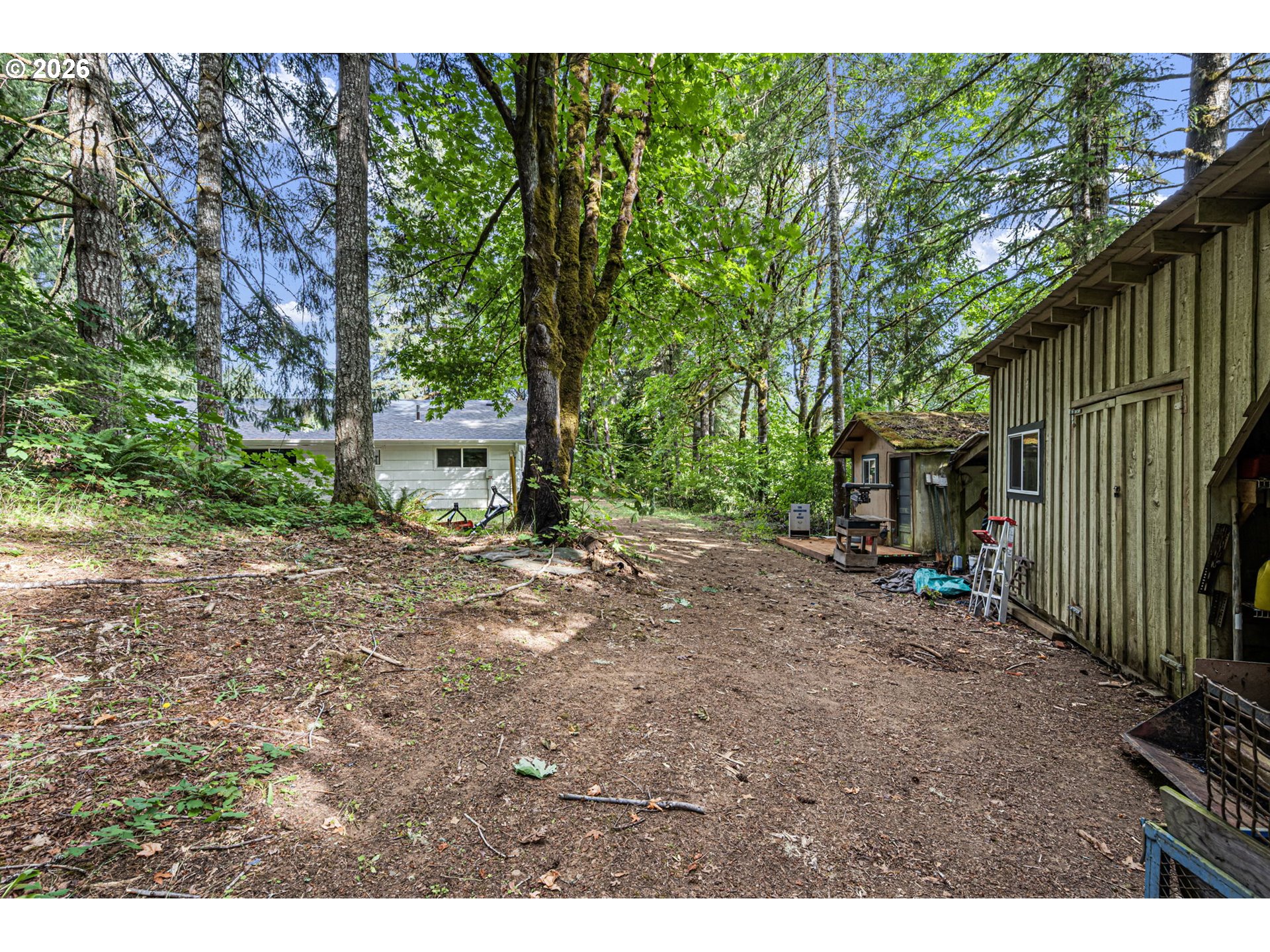 main property photo 40