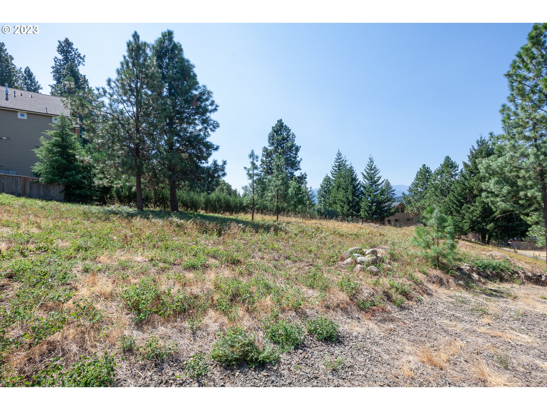 main property photo 17